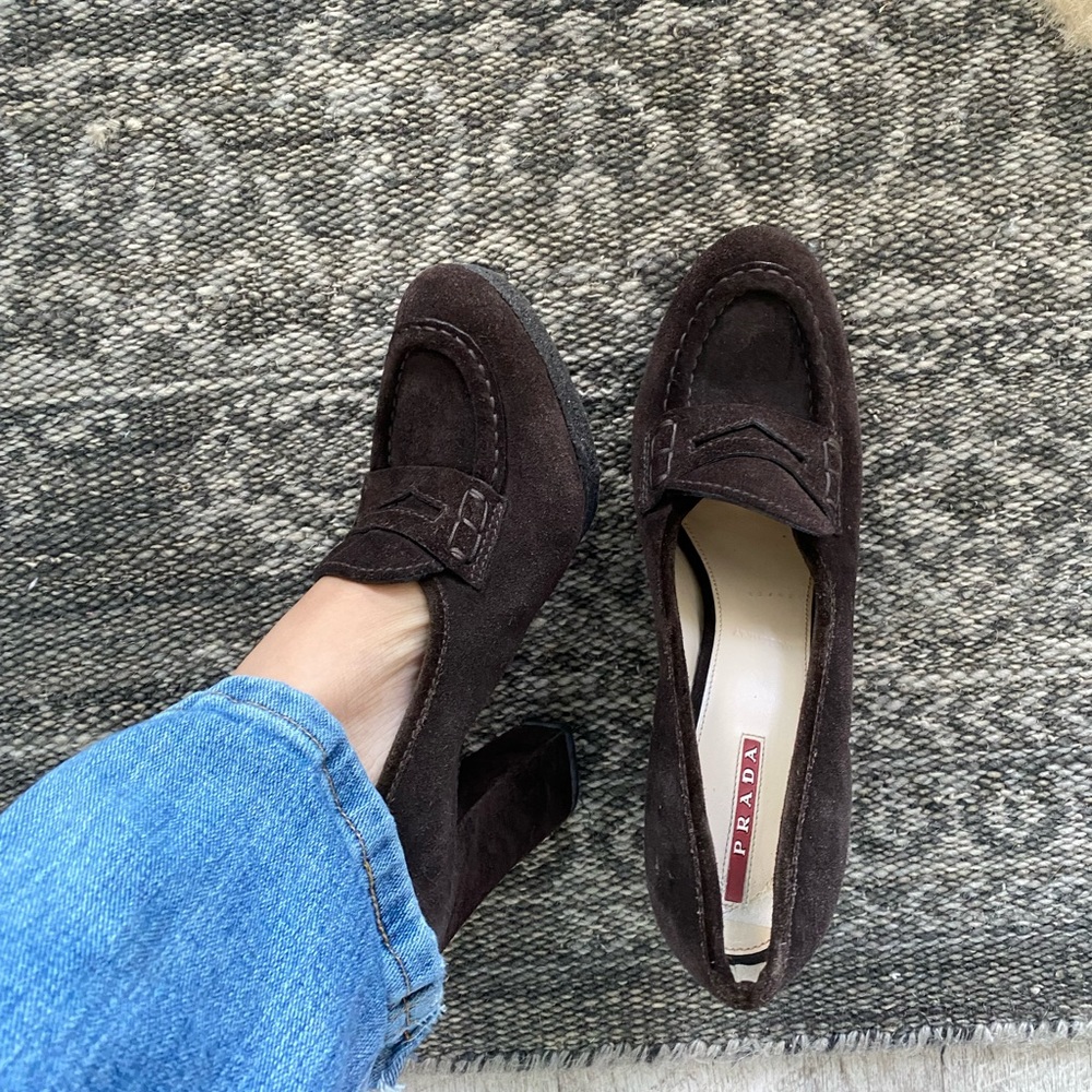 Suede Prada work heels! 🤎